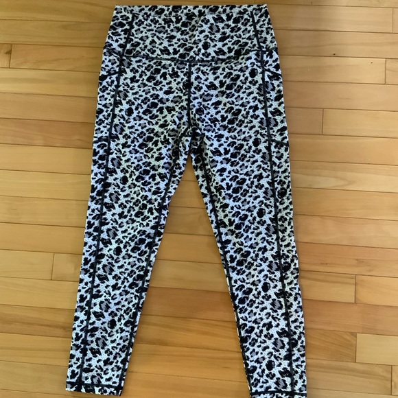 Zyia Active capri legging - Picture 2 of 5